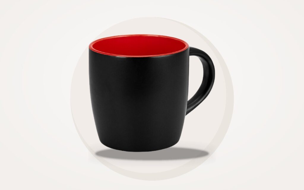 Taza promocional de cerámica en negro y rojo